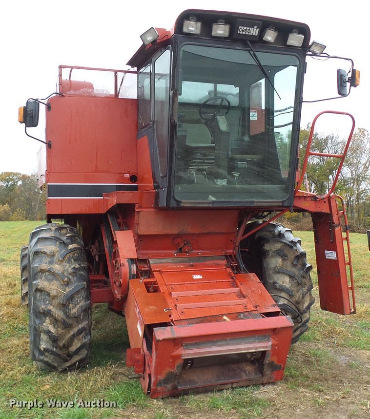 image for item DC2902 1988 Case IH 1640  Axial-Flow RWA combine