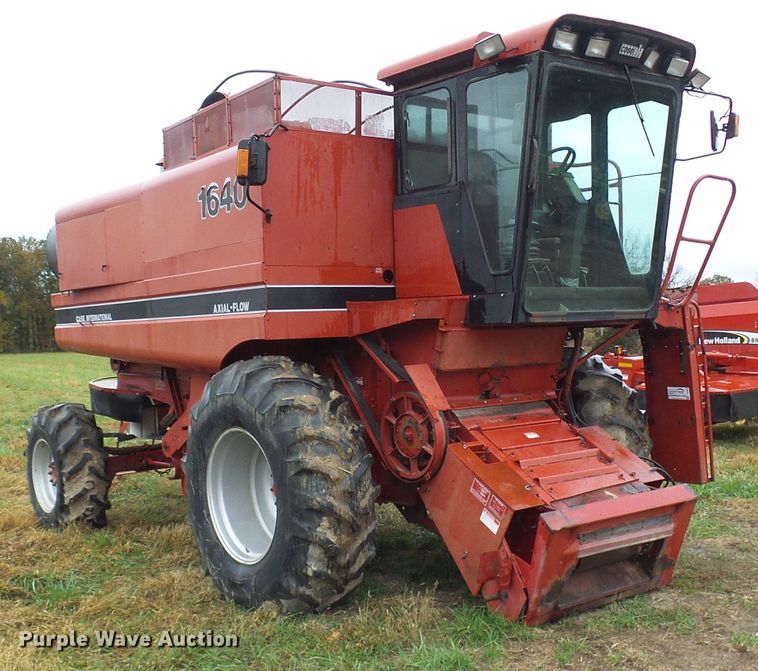 image for item DC2902 1988 Case IH 1640  Axial-Flow RWA combine