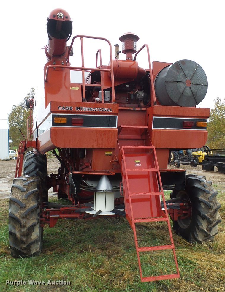 image for item DC2902 1988 Case IH 1640  Axial-Flow RWA combine