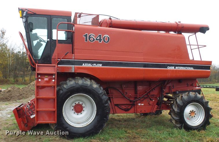 image for item DC2902 1988 Case IH 1640  Axial-Flow RWA combine