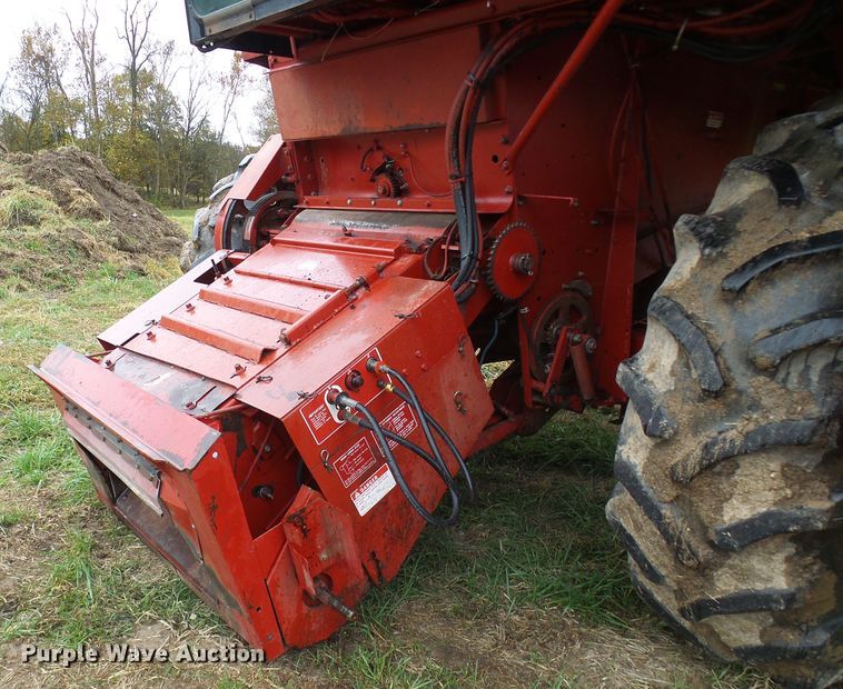 image for item DC2902 1988 Case IH 1640  Axial-Flow RWA combine