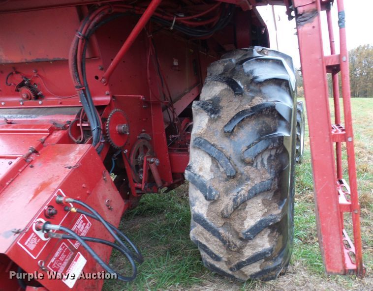 image for item DC2902 1988 Case IH 1640  Axial-Flow RWA combine