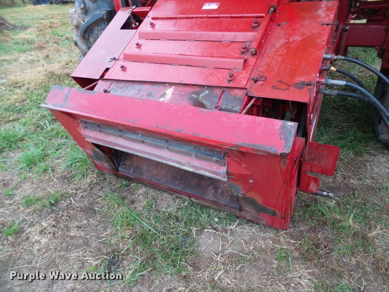 image for item DC2902 1988 Case IH 1640  Axial-Flow RWA combine