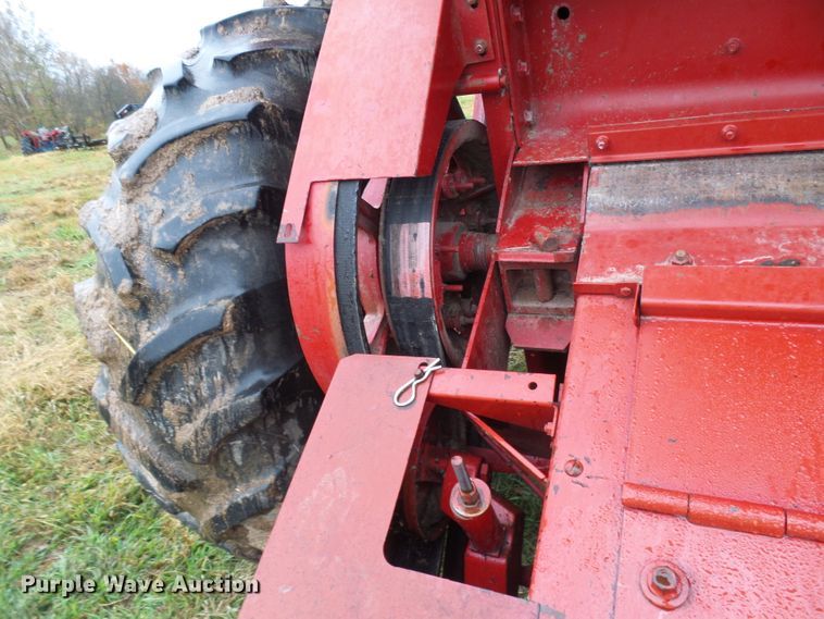 image for item DC2902 1988 Case IH 1640  Axial-Flow RWA combine