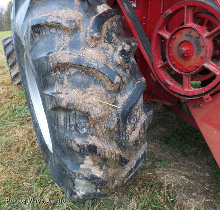 image for item DC2902 1988 Case IH 1640  Axial-Flow RWA combine