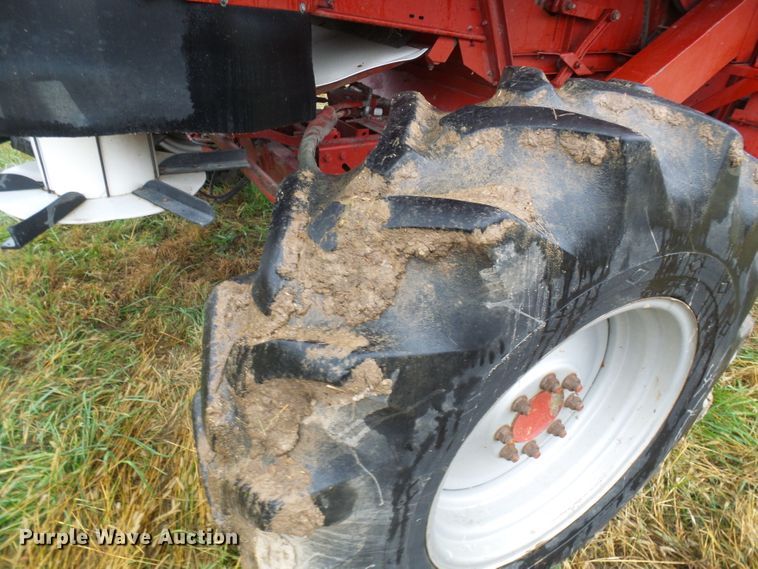 image for item DC2902 1988 Case IH 1640  Axial-Flow RWA combine