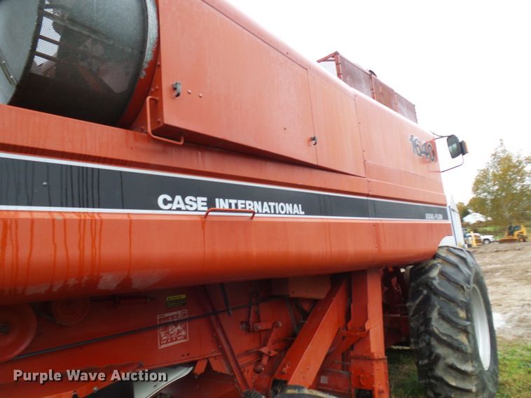 image for item DC2902 1988 Case IH 1640  Axial-Flow RWA combine