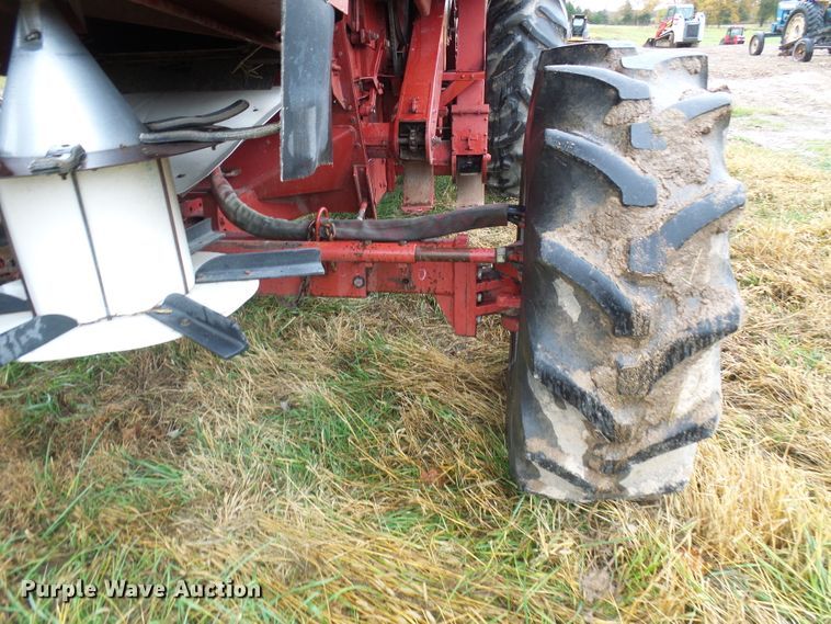 image for item DC2902 1988 Case IH 1640  Axial-Flow RWA combine