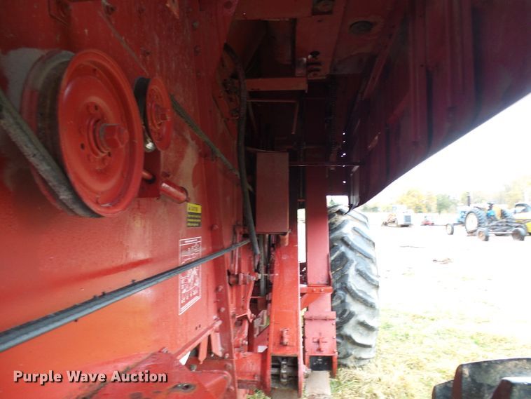 image for item DC2902 1988 Case IH 1640  Axial-Flow RWA combine