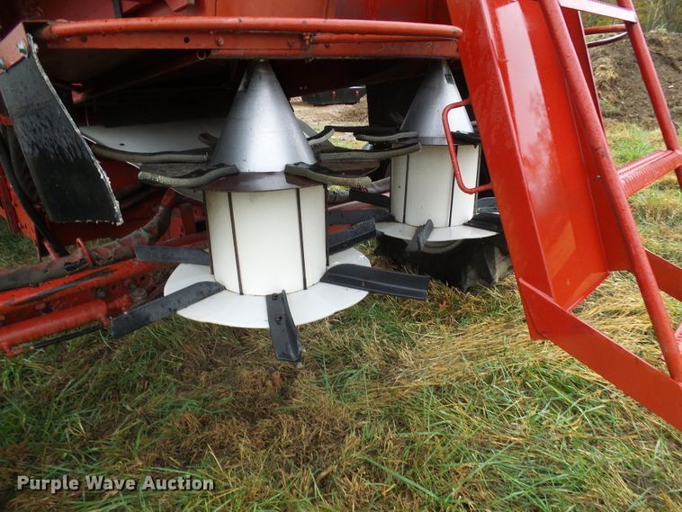 image for item DC2902 1988 Case IH 1640  Axial-Flow RWA combine