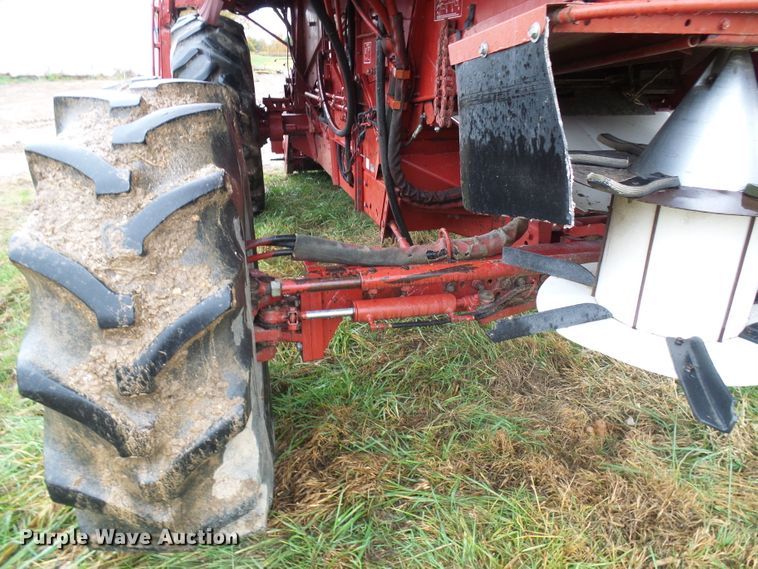 image for item DC2902 1988 Case IH 1640  Axial-Flow RWA combine