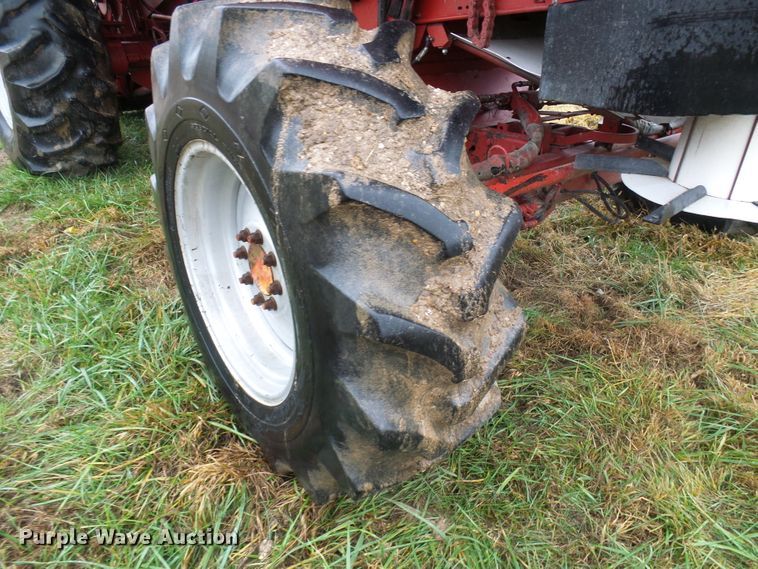 image for item DC2902 1988 Case IH 1640  Axial-Flow RWA combine