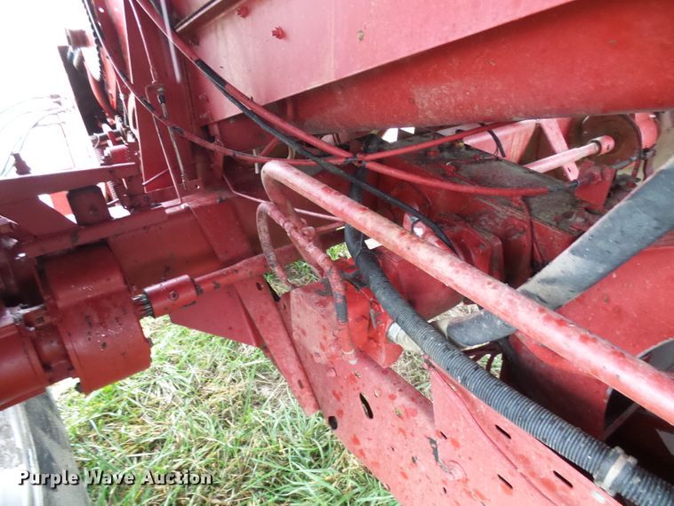 image for item DC2902 1988 Case IH 1640  Axial-Flow RWA combine