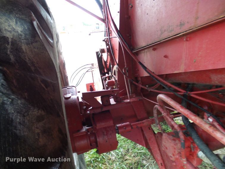 image for item DC2902 1988 Case IH 1640  Axial-Flow RWA combine