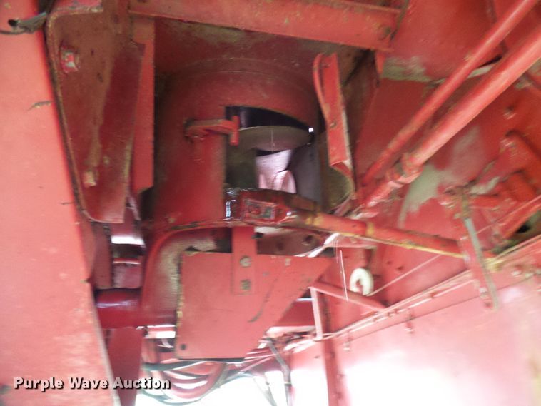 image for item DC2902 1988 Case IH 1640  Axial-Flow RWA combine