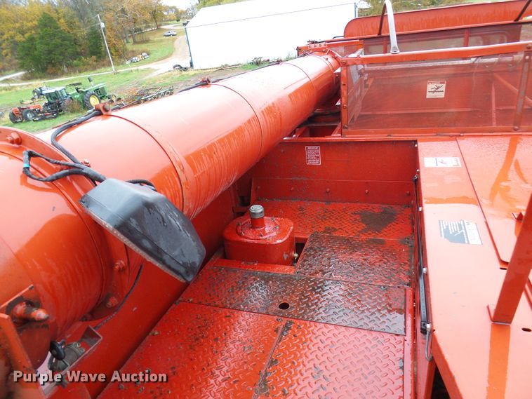 image for item DC2902 1988 Case IH 1640  Axial-Flow RWA combine