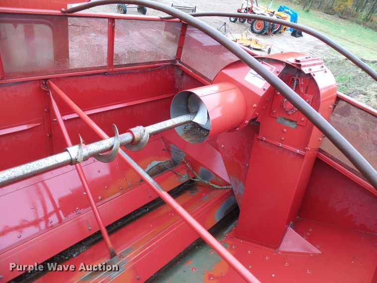 image for item DC2902 1988 Case IH 1640  Axial-Flow RWA combine