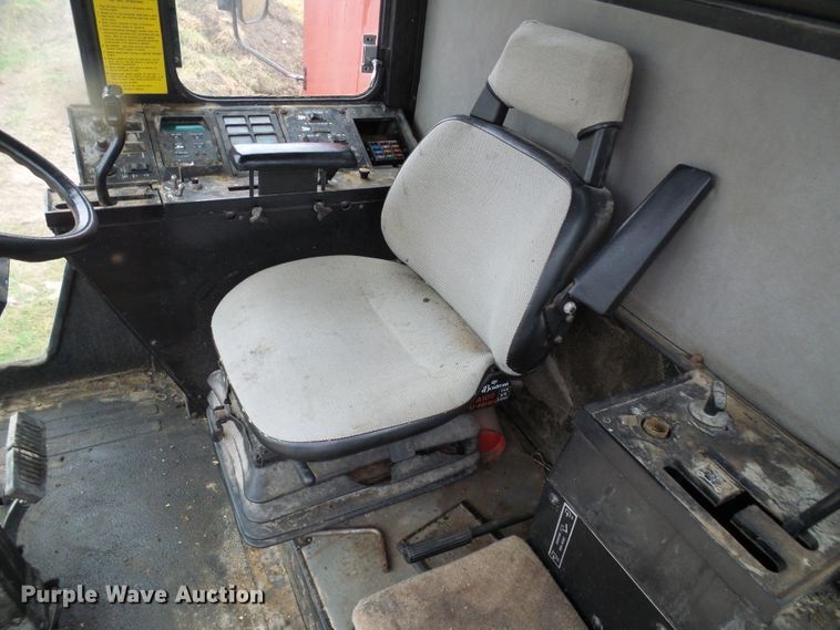 image for item DC2902 1988 Case IH 1640  Axial-Flow RWA combine