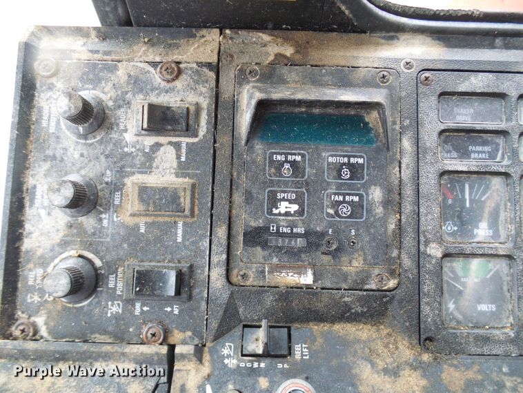 image for item DC2902 1988 Case IH 1640  Axial-Flow RWA combine