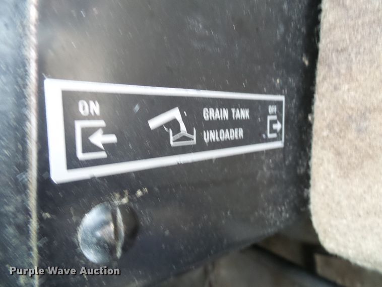 image for item DC2902 1988 Case IH 1640  Axial-Flow RWA combine