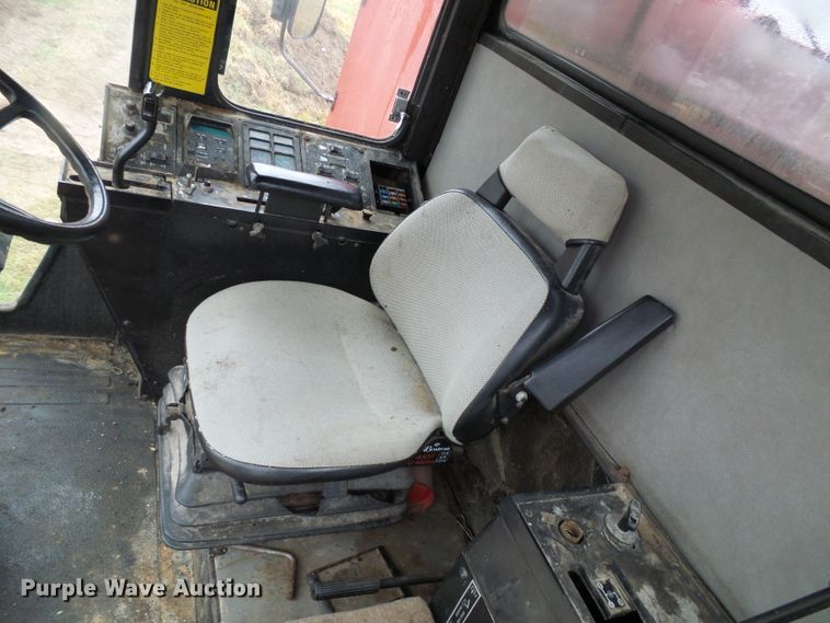 image for item DC2902 1988 Case IH 1640  Axial-Flow RWA combine