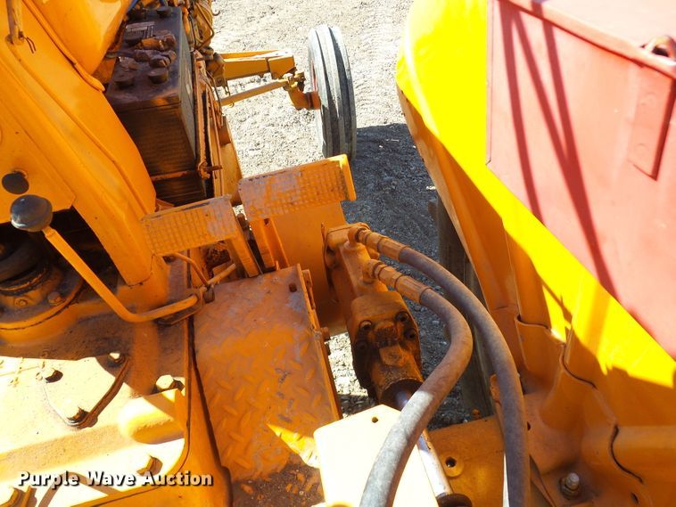 image for item DC2918 1954 Minneapolis Moline UB  tractor