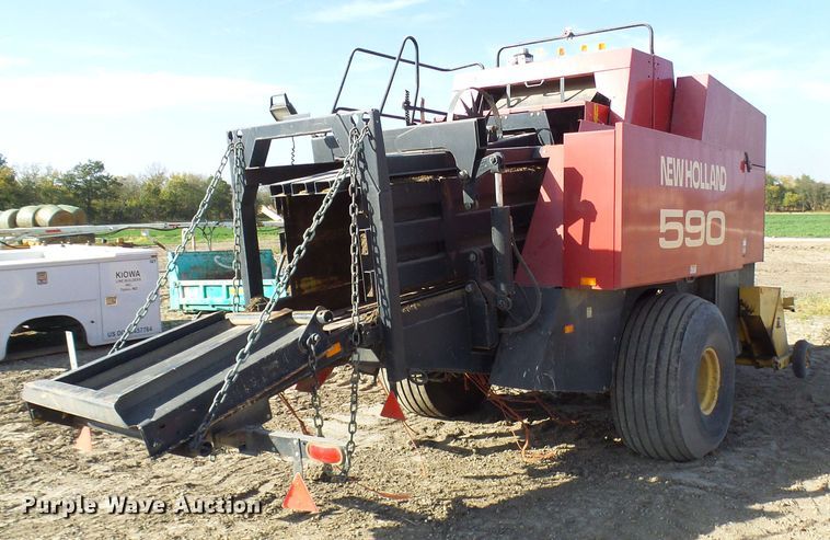 image for item DC2933 1998 New Holland 590  large square baler