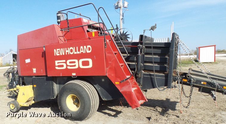 image for item DC2933 1998 New Holland 590  large square baler