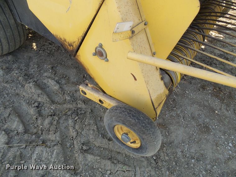 image for item DC2933 1998 New Holland 590  large square baler