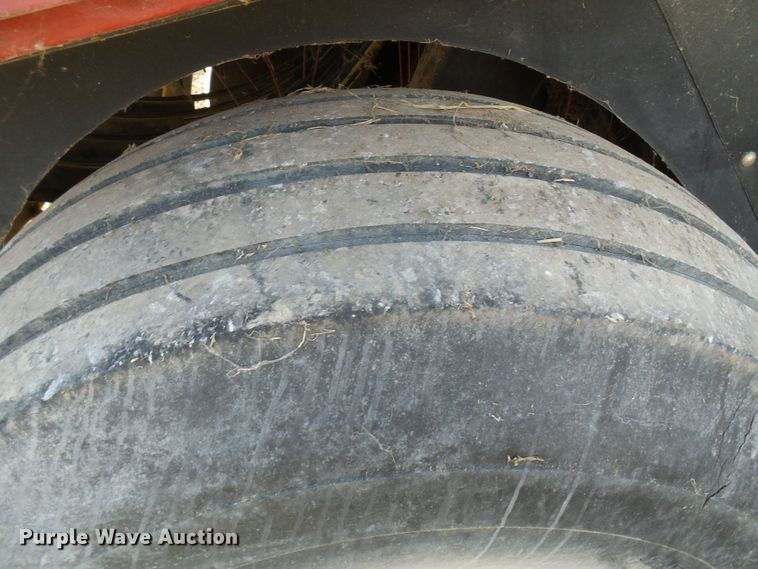 image for item DC2933 1998 New Holland 590  large square baler