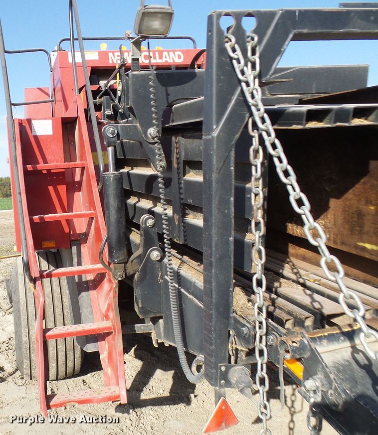 image for item DC2933 1998 New Holland 590  large square baler