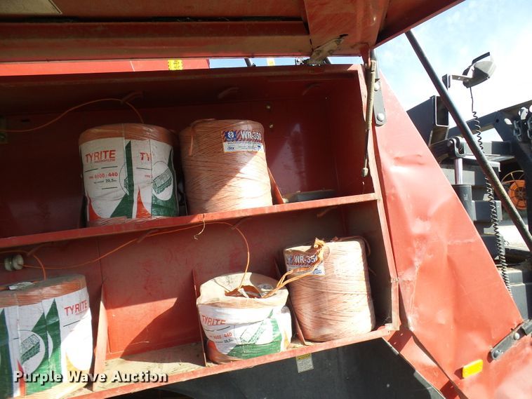 image for item DC2933 1998 New Holland 590  large square baler