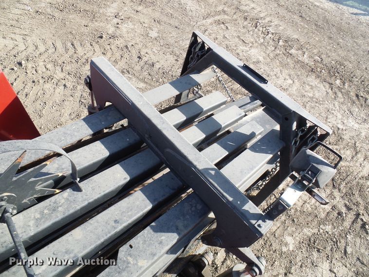 image for item DC2933 1998 New Holland 590  large square baler