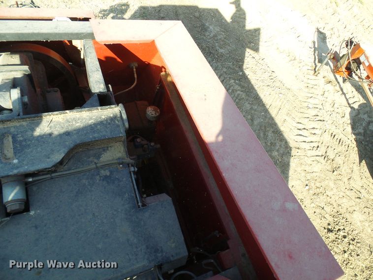 image for item DC2933 1998 New Holland 590  large square baler