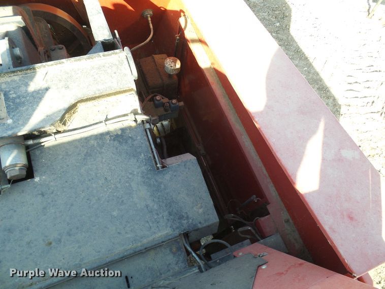 image for item DC2933 1998 New Holland 590  large square baler