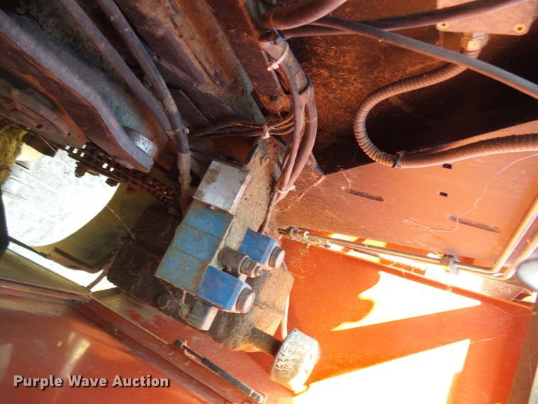 image for item DC2933 1998 New Holland 590  large square baler