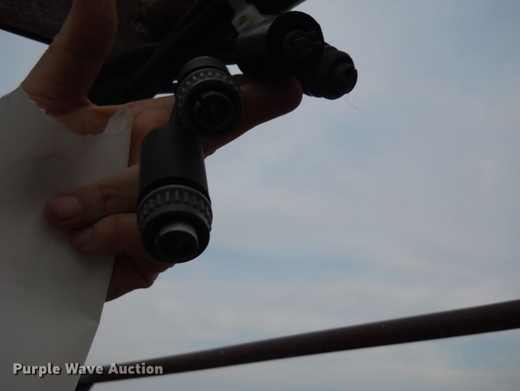 image for item DE4551 Priefert livestock squeeze chute and scales