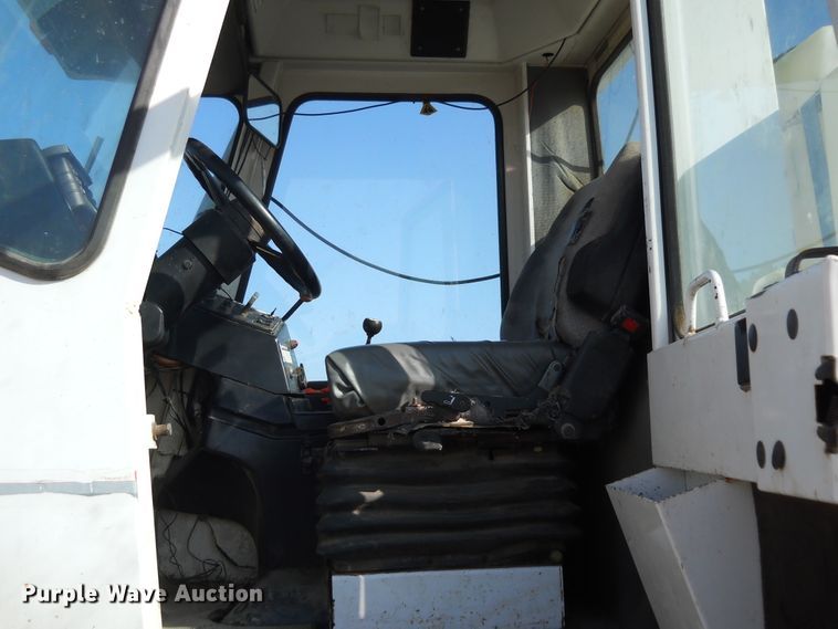 image for item DF4508 1995 Melroe SpraCoupe 3430  sprayer