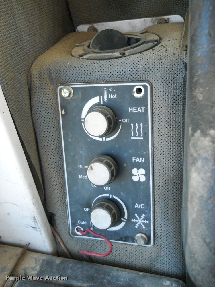 image for item DF4508 1995 Melroe SpraCoupe 3430  sprayer