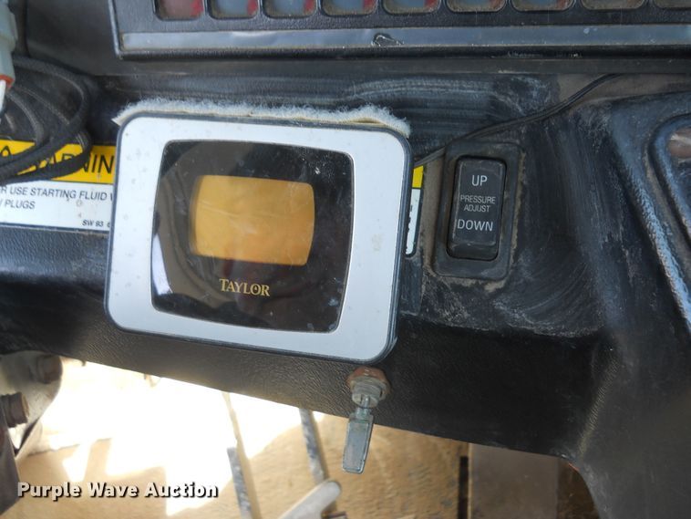 image for item DF4508 1995 Melroe SpraCoupe 3430  sprayer