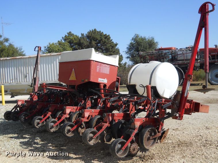 image for item DF4514 1991 Case IH 900 Cyclo Air planter