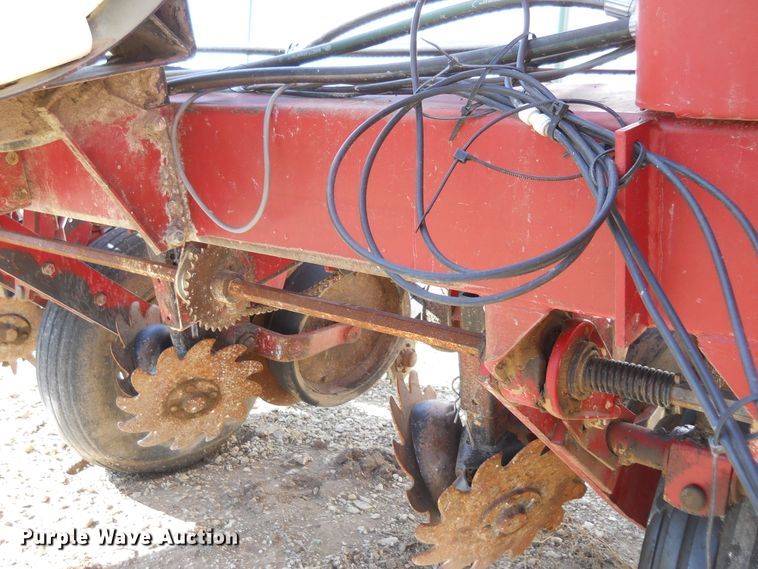 image for item DF4514 1991 Case IH 900 Cyclo Air planter