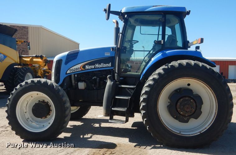 image for item DG4626 2003 New Holland TG285  MFWD tractor