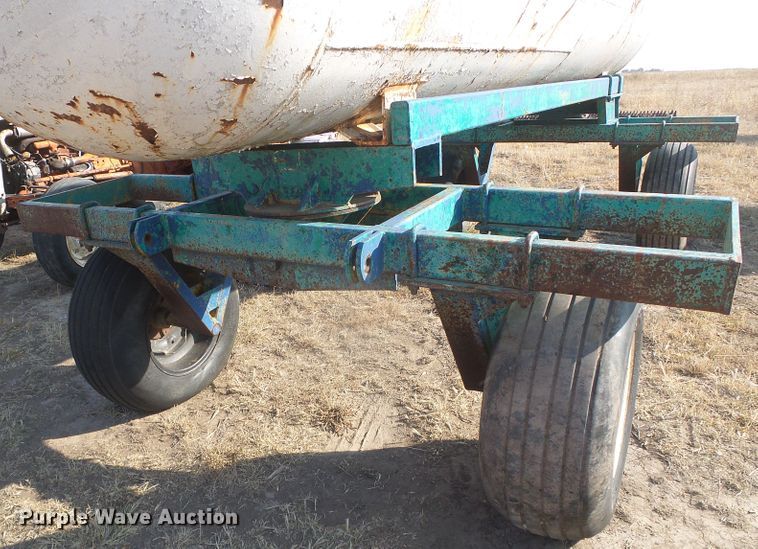 image for item DG8363 1965 anhydrous ammonia tank