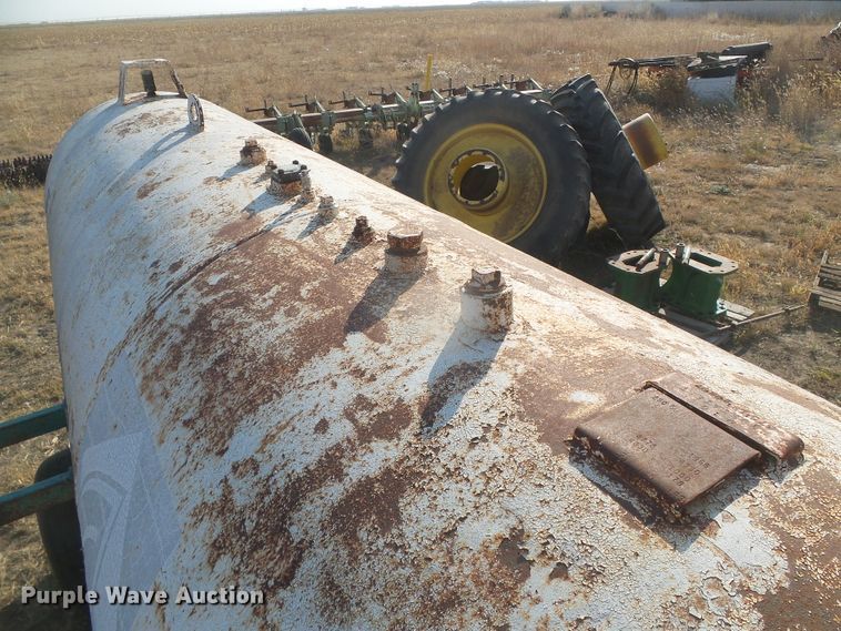 image for item DG8363 1965 anhydrous ammonia tank