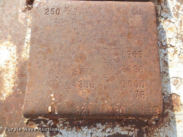 image for item DG8363 1965 anhydrous ammonia tank