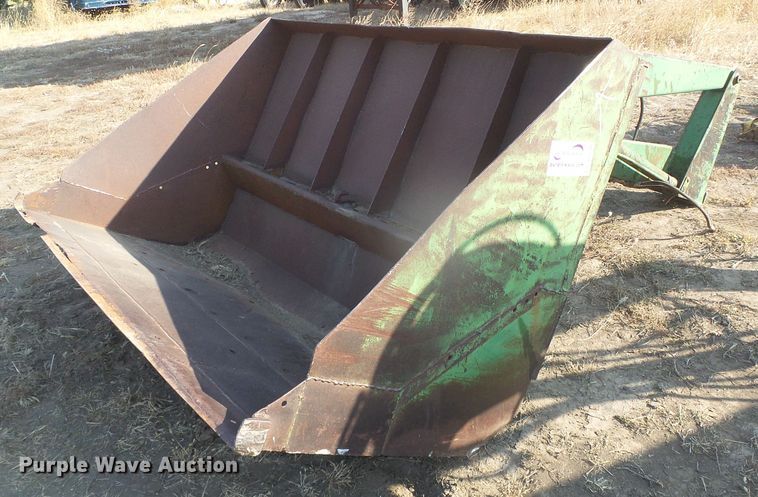 image for item DG8366 John Deere 48  loader