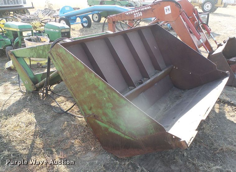 image for item DG8366 John Deere 48  loader