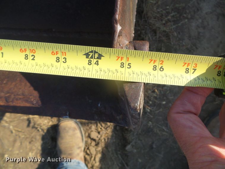 image for item DG8366 John Deere 48  loader