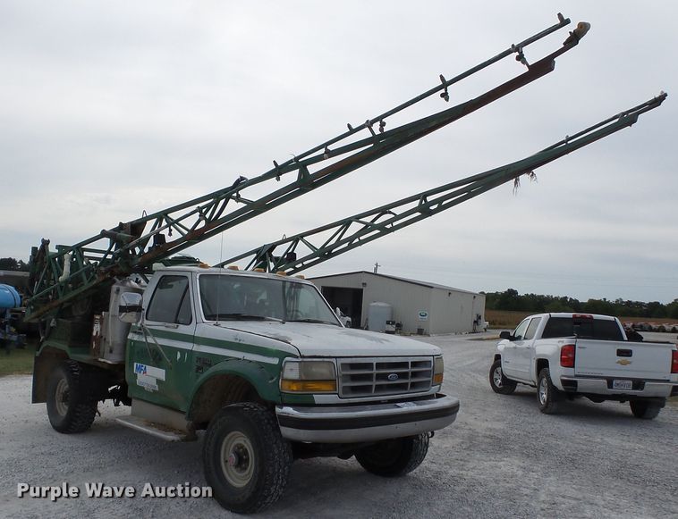 image for item DH3949 1993 Ford F350 applicator truck